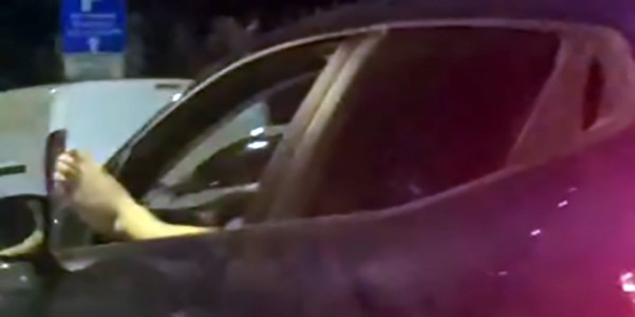Seyir Halindeyken Ayağını Camdan Çıkartan Sürücü Trafiği Tehlikeye Soktu