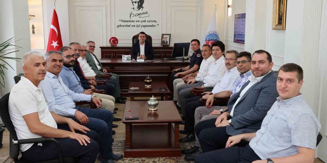 Başkan Özdoğan İlçe Yönetimi İle Bayramlaştı