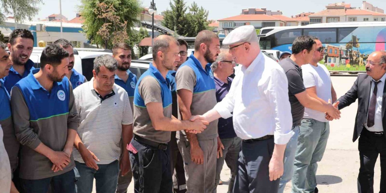 Başkan Kurt Belediye Çalışanları İle Bayramlaştı