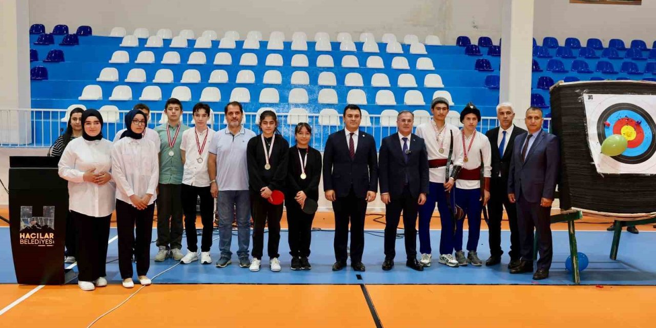 Başkan Özdoğan: "hacılar Spor Salonumuz Yeniden Hayat Buldu"