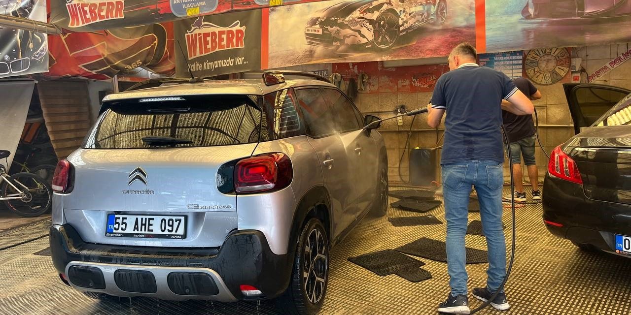 Kurban Etlerinin Taşındığı Araçlar Oto Yıkamacılarda Yoğunluk Oluşturdu