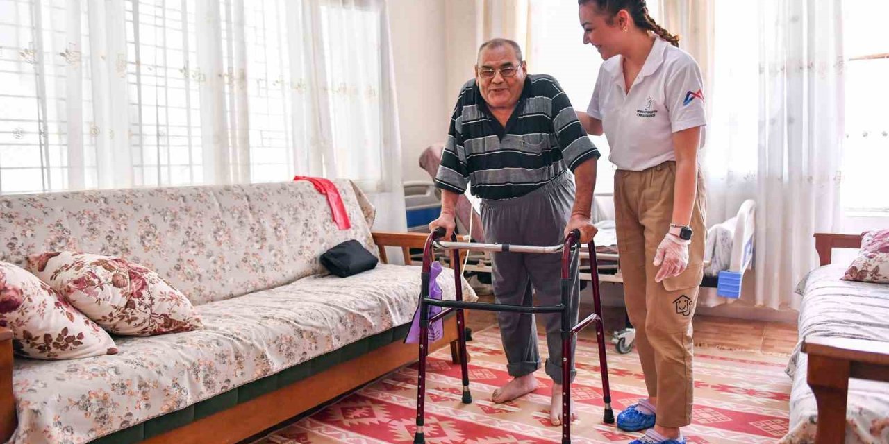 5 Yıldır Yatalak Olan Hasta Yürümeye Başladı