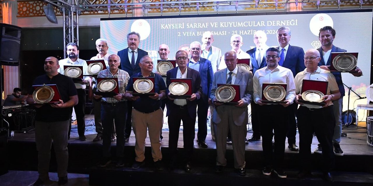 Başkan Büyükkılıç Sarraf Ve Kuyumcu Esnafı İle Bir Araya Geldi