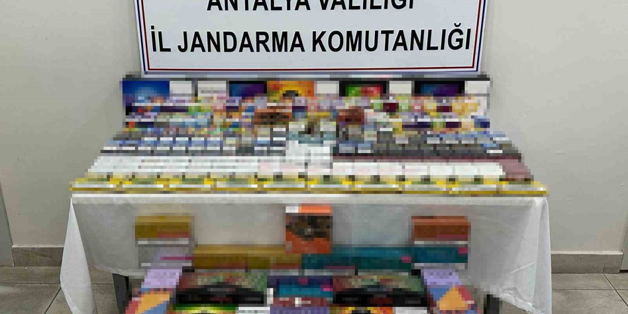 Antalya’da Kaçak Ve Elektronik Sigara Operasyonu
