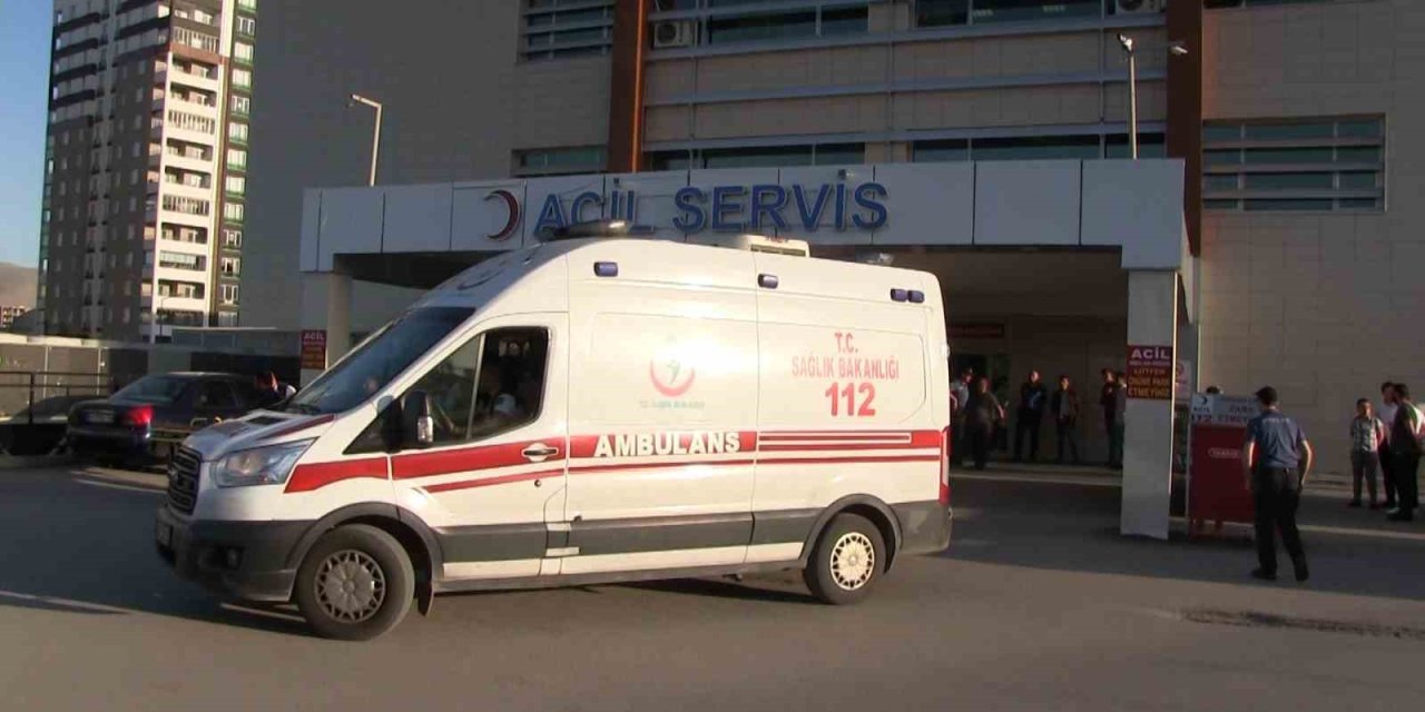 Niğde’de Otomobiller Çarpıştı: 3’ü Ağır 6 Yaralı