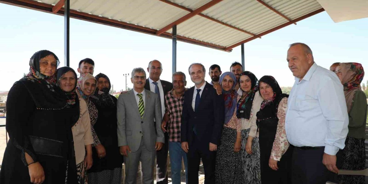 Vali Çelik; Orhanlı Beldesinde Vatandaşların Taleplerini Dinledi