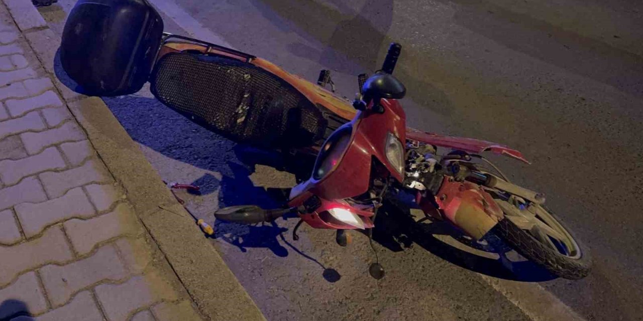 Trafikten Düşürülen Motosikletle Kaza Yapan Alkollü Sürücü Yaralandı