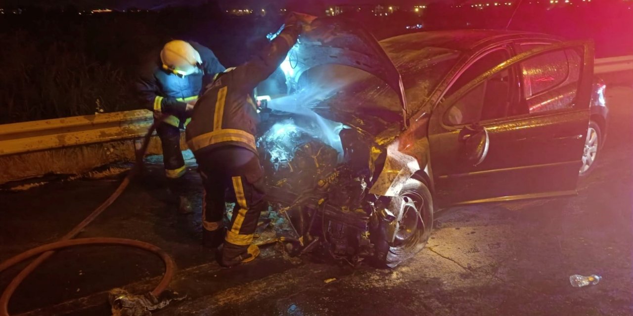 Bariyerlere Çarptı, Alev Alev Yandı