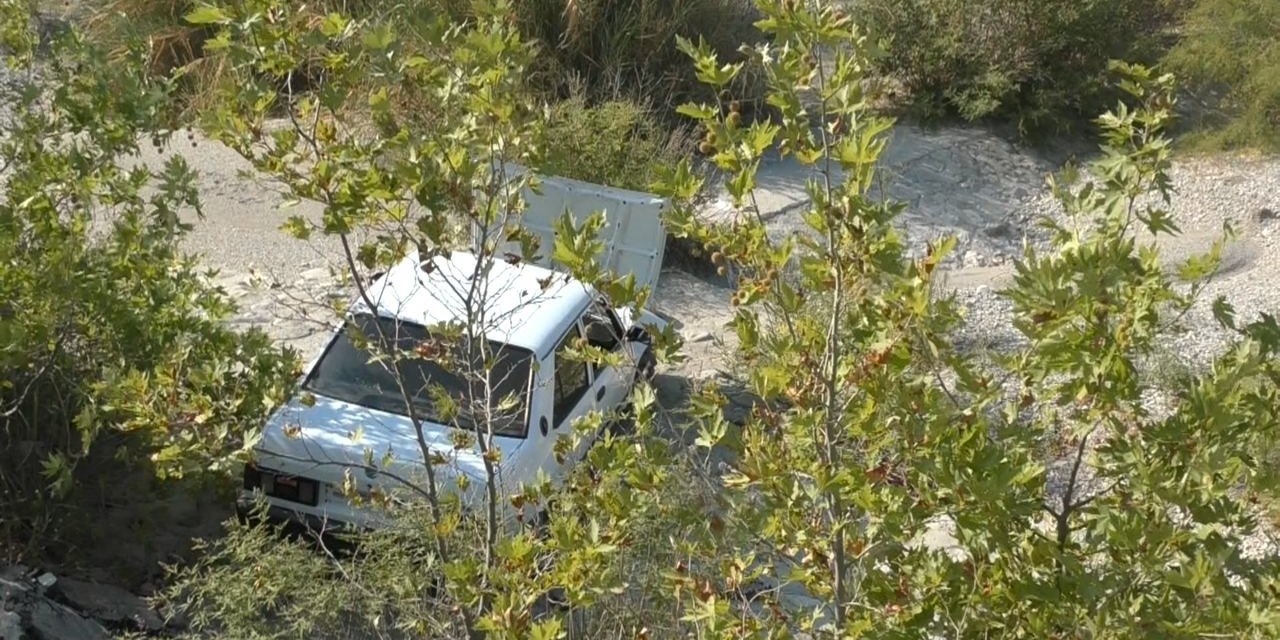 Kontrolünü Kaybettiği Araç İle Dere Yatağına Düştü