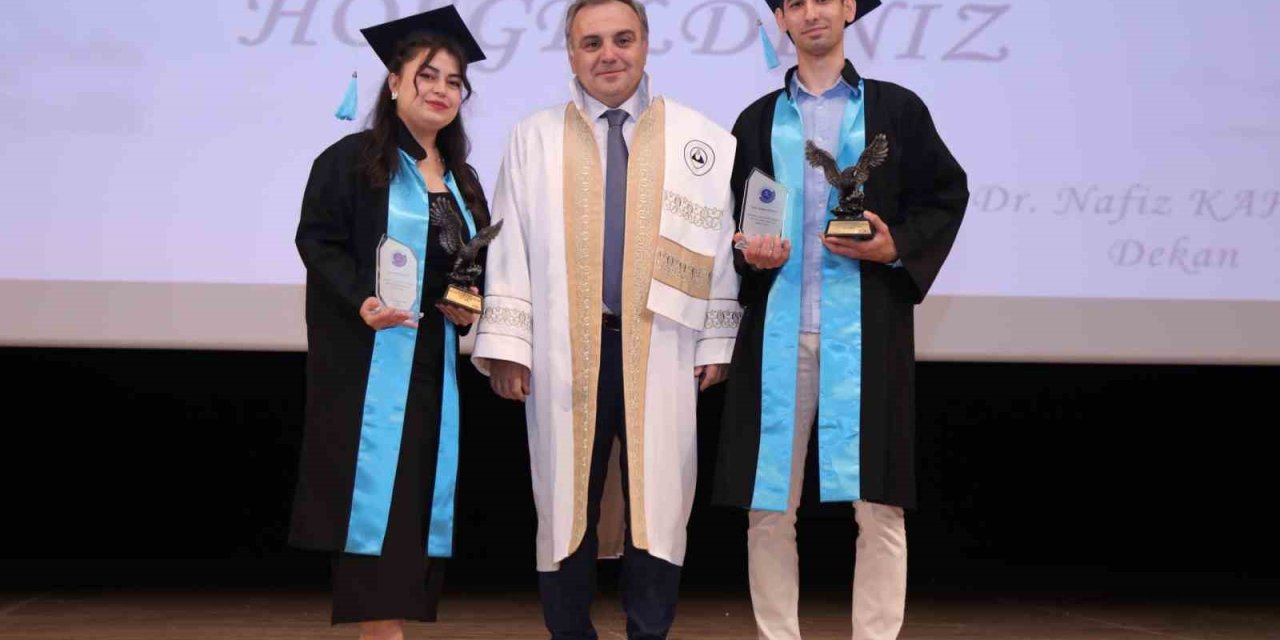 Erü Havacılık Ve Uzay Bilimleri Fakültesi Yeni Mezunlarını Verdi