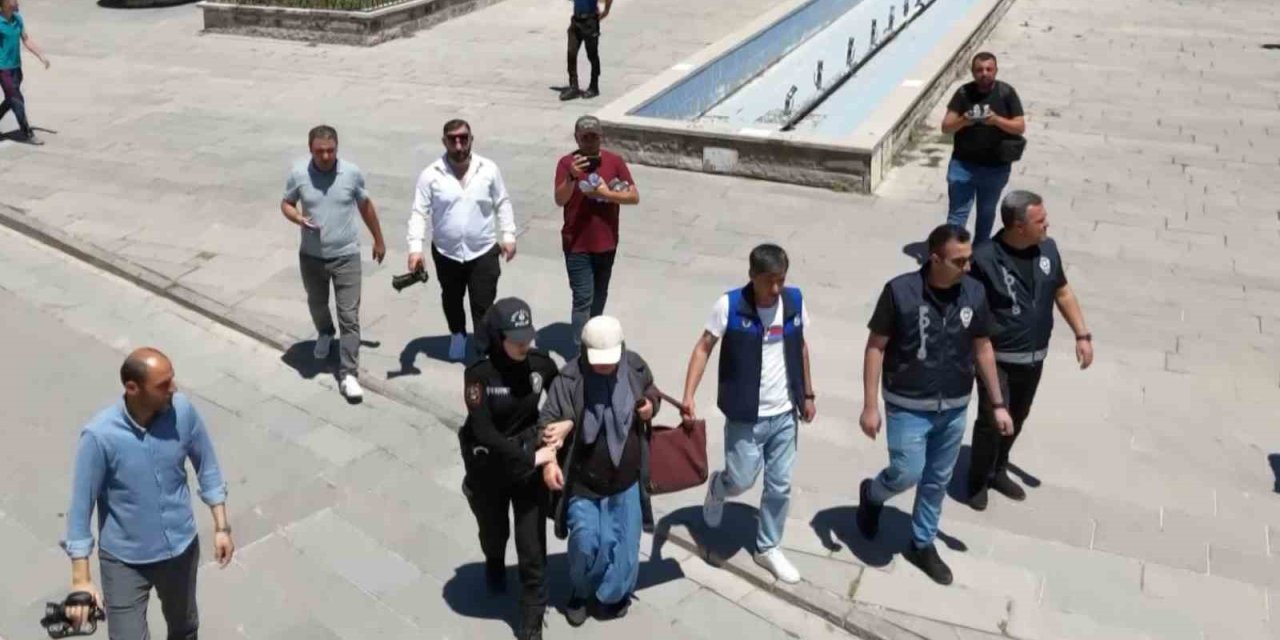 Aksaray’da Zabıta Ve Polisten Dilenci Operasyonu