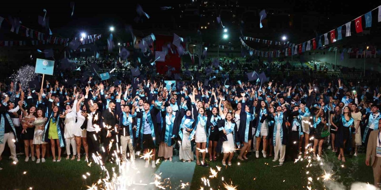 Alkü’de Mezuniyet Heyecanı