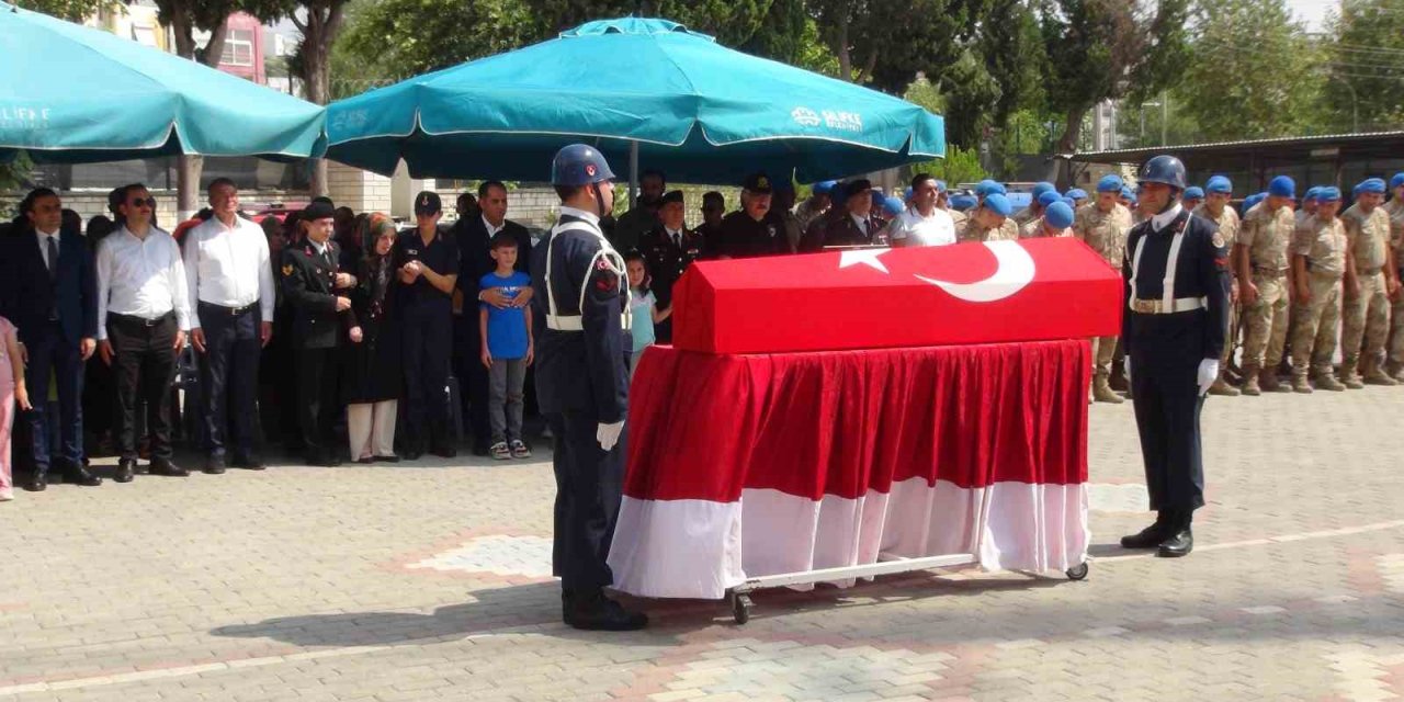 Mersin’de Trafik Kazasında Hayatını Kaybeden Uzman Çavuş İçin Askeri Tören Düzenlendi