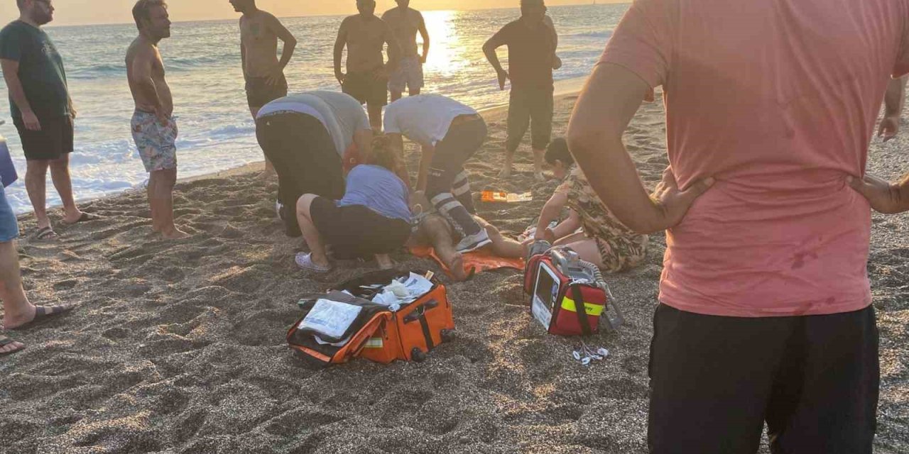 Antalya’da Dalgalara Kapılan Şahıs Hayatını Kaybetti
