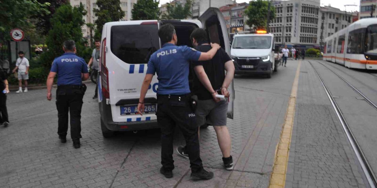 Motosikletini Durduran Polislere Savcı Tanıdığını Söyleyerek İsimlerini Ve Numaralarını İstedi