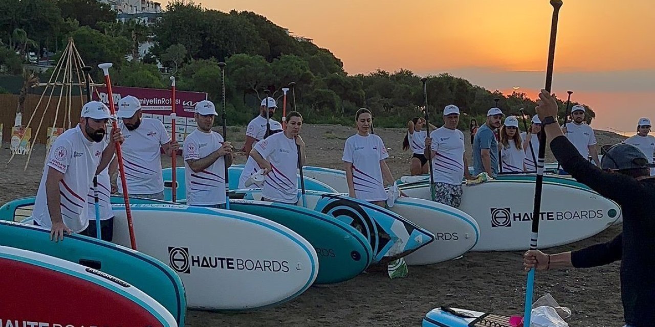 Mersin’de Ayakta Kürek Sörfü Etkinliği Düzenlendi