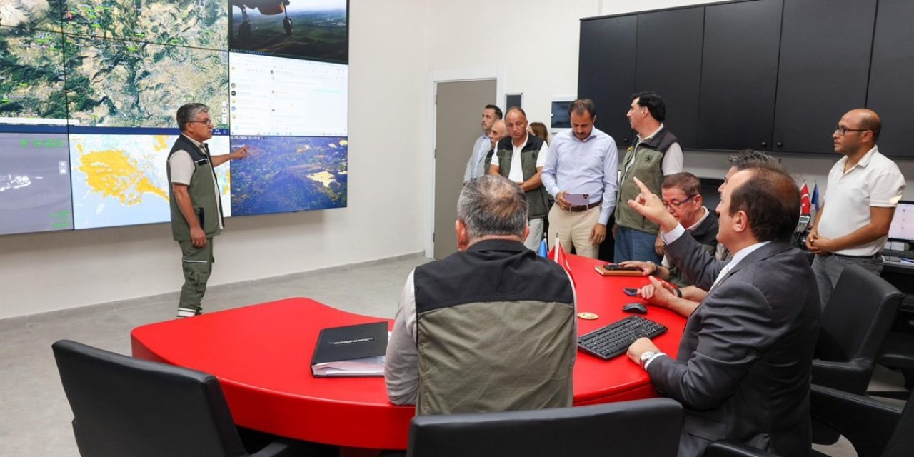 Vali Pehlivan, Yangın Yönetim Merkezinde İncelemelerde Bulundu