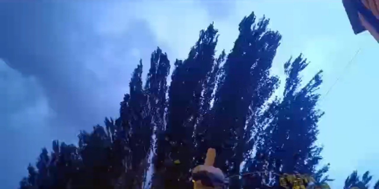 Kayseri’de Geceyi Şimşekler Aydınlattı