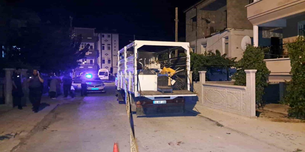 Amcasının Kullandığı Kamyonetin Altında Kalan 3 Yaşındaki Çocuk Hayatını Kaybetti