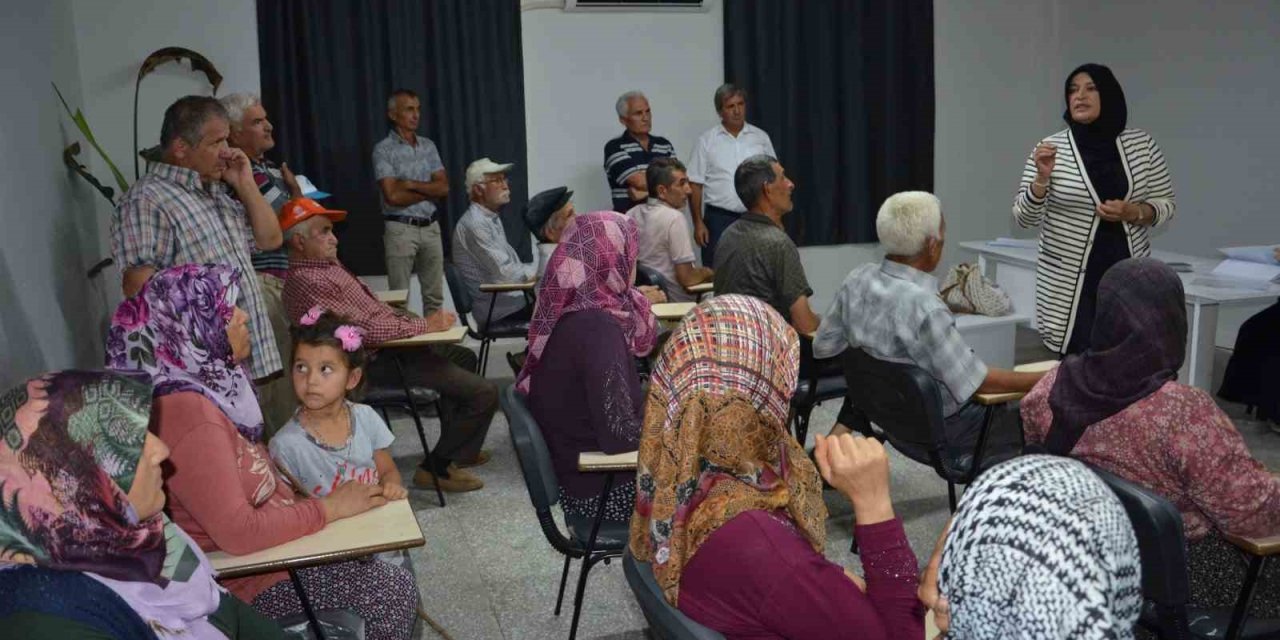 Serik Ve Alanyalı Üreticilere 8 Ton Kaolin Kili Dağıtıldı