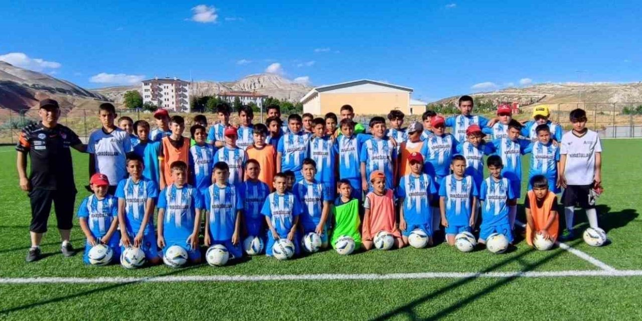 Akkışla’da Yaz Futbol Kursuna Büyük İlgi