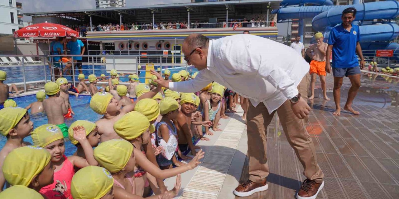 Erdemli’de Çocuklar Yüzme Kursuna Akın Etti