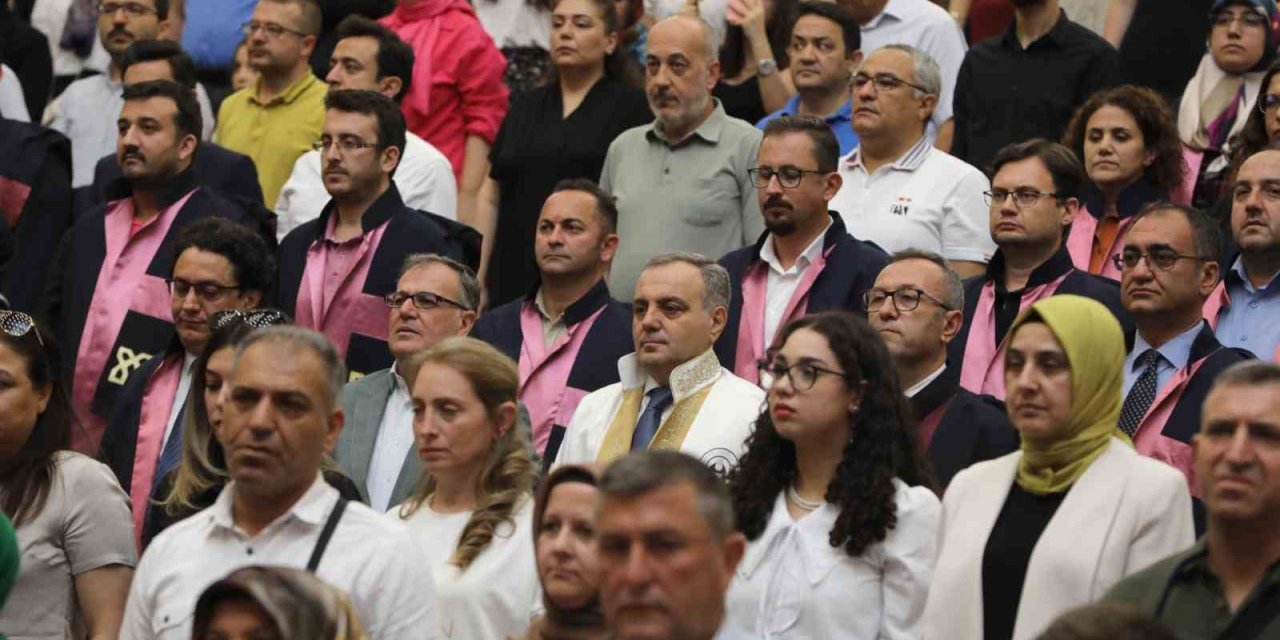 Erü Mühendislik Fakültesi Dönem Mezunlarını Verdi