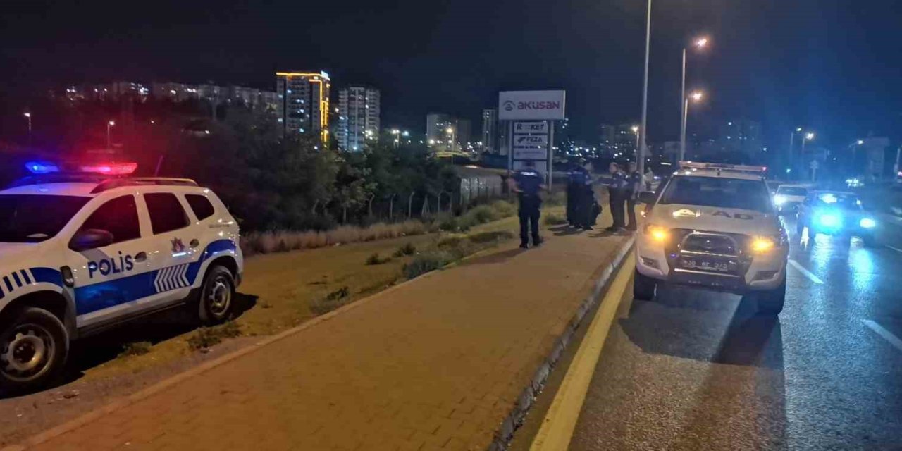 Kötü Kokunun Nedeni Ortaya Çıktı: Boş Arazide Sülfürik Asit Bulundu