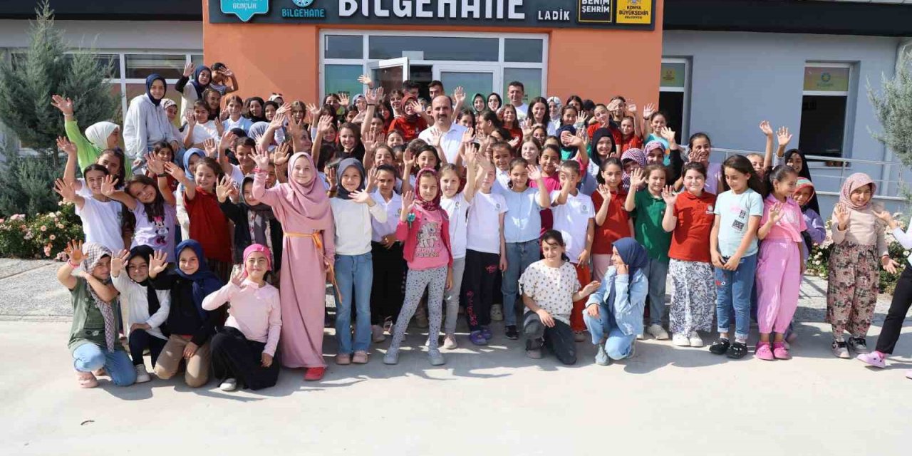 Başkan Altay Ladik’te Yapımında Sona Gelinen Düğün Salonunu İnceledi, Bilgehane Öğrencileriyle Buluştu