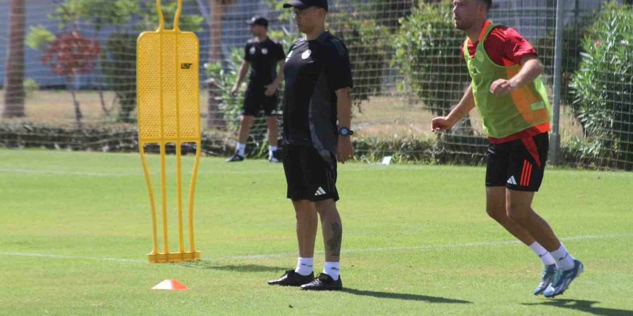 Alex De Souza, Antalyaspor’la İlk Antrenmanına Çıktı