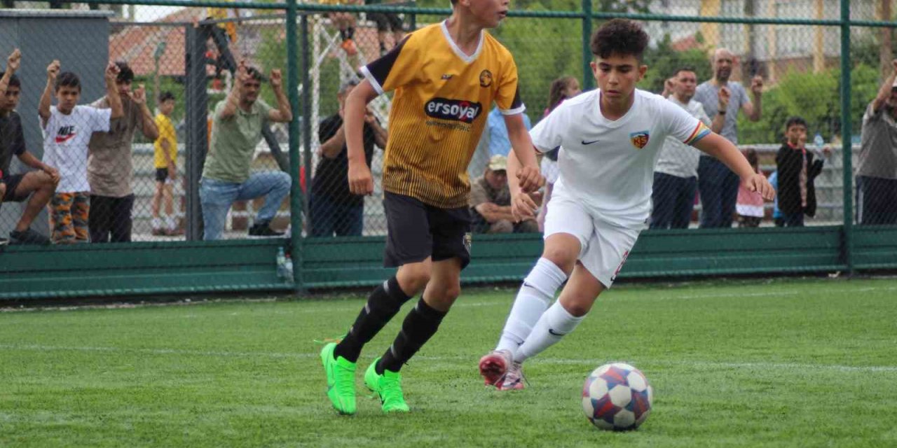 Kayserispor U11 Takımı Şampiyon Oldu