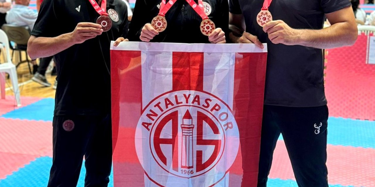 Antalyasporlu Boksörler, Konya’da 4 Madalya Kazandı