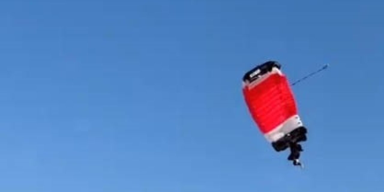 Paraşütçünün Sert İniş Yaptığı Anlar Cep Telefonu İle Kaydedildi