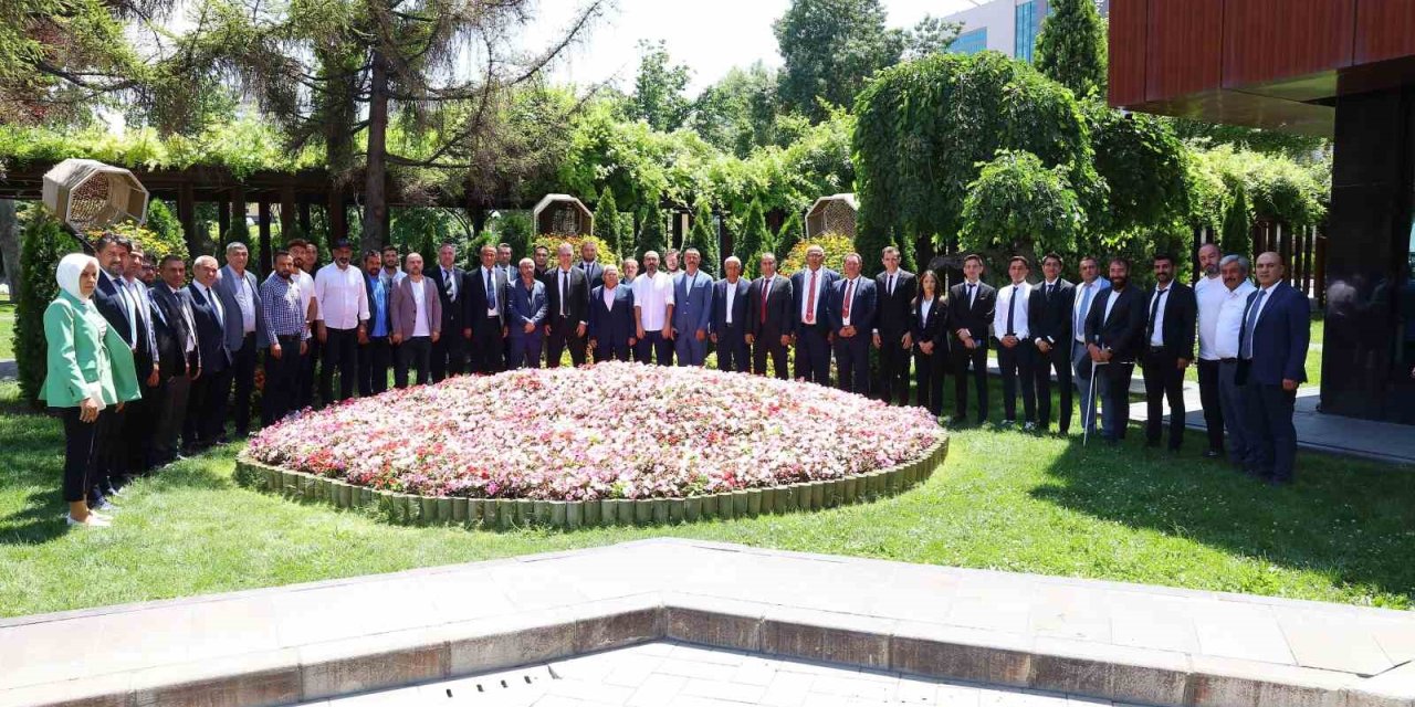 Başkan Büyükkılıç; Amatör Kulüp Başkanlarını Ağırladı