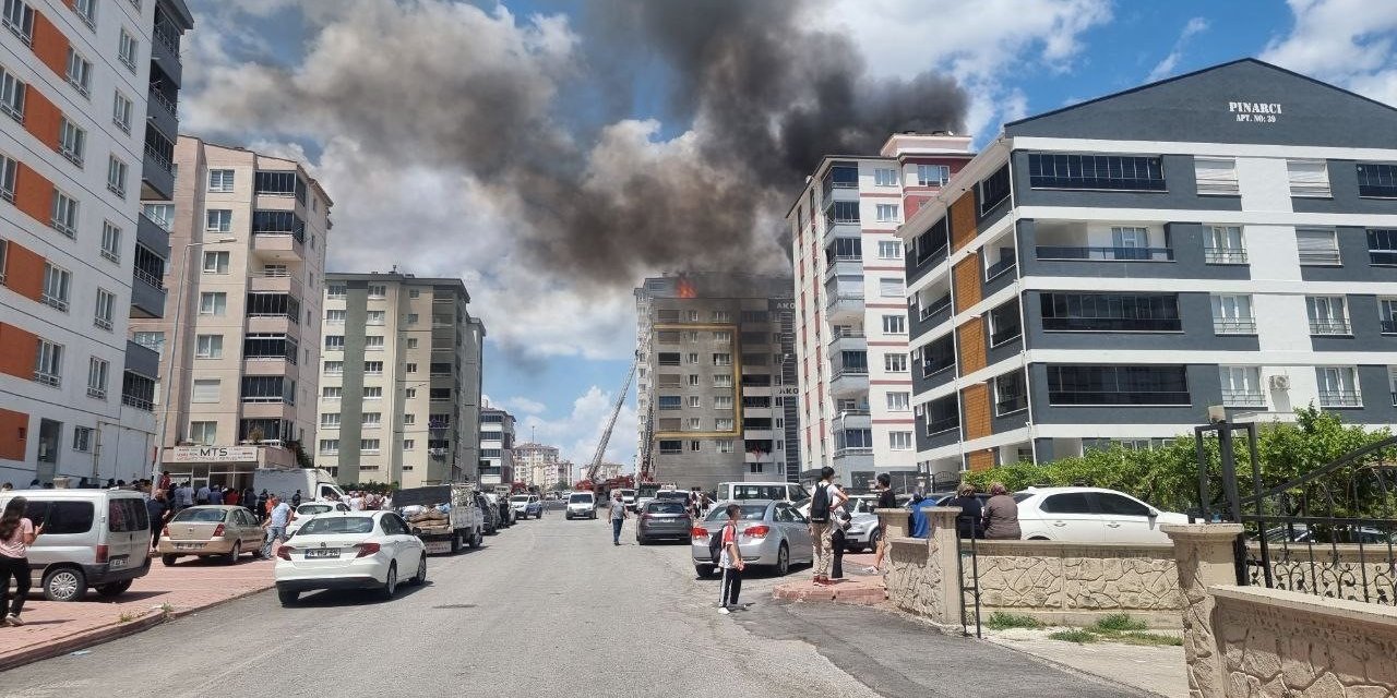 Alevler Arasında Korku Dolu Anlar
