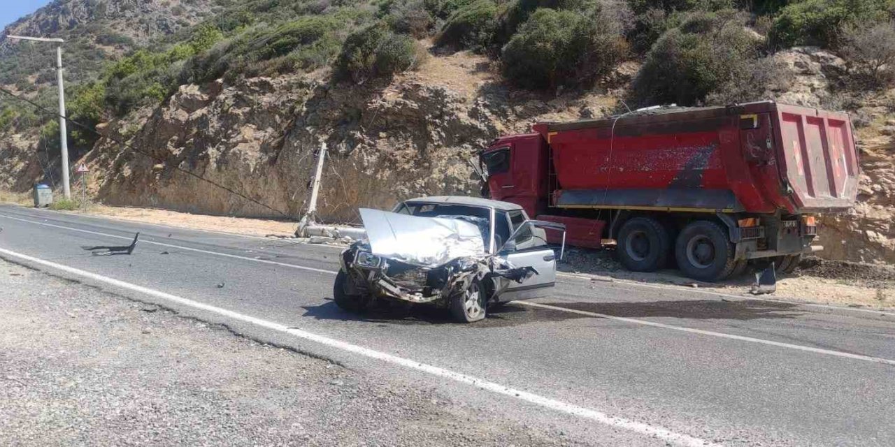 Otomobilin Hurdaya Döndüğü Kaza Ucuz Atlatıldı