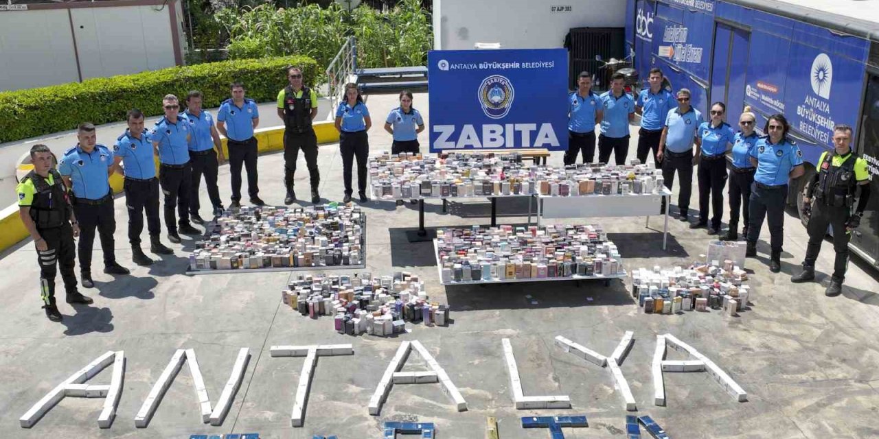Antalya Büyükşehir Zabıtası 5 Bin 807 Adet Sahte Parfüme El Koydu