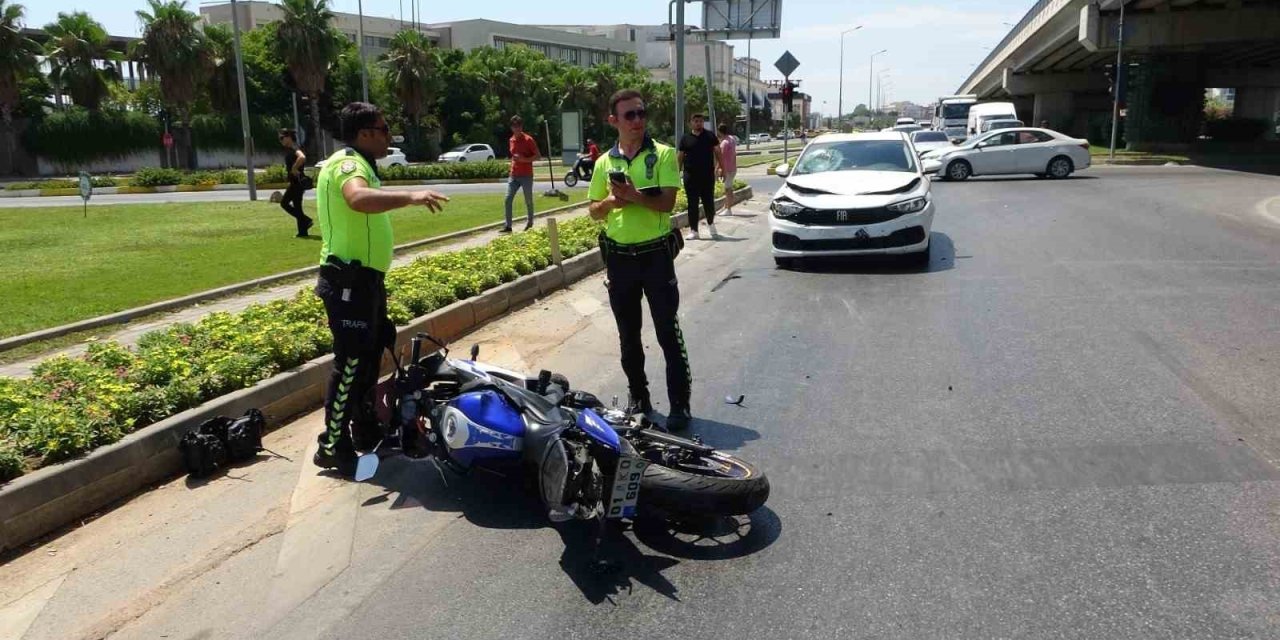10 Metrelik Mesafede 2 Kez Kırmızı Işıkta Geçti, Hastanelik Oldu