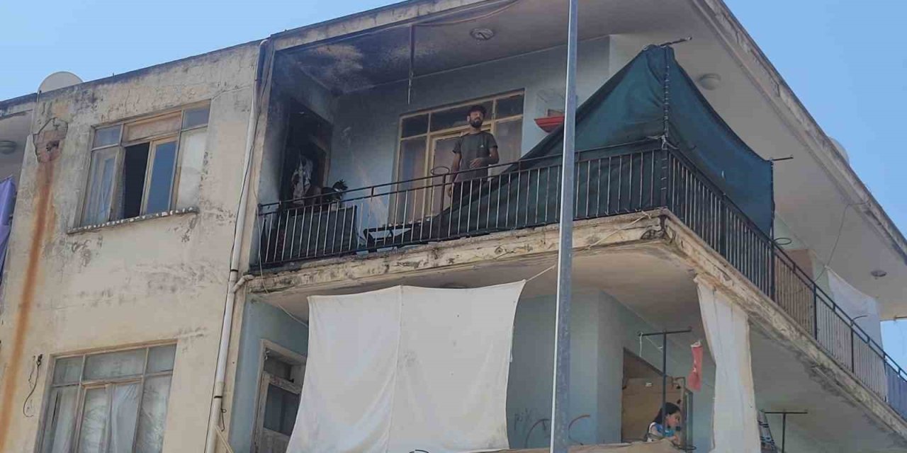 Evin Balkonunda Çıkan Yangın Ucuz Atlatıldı