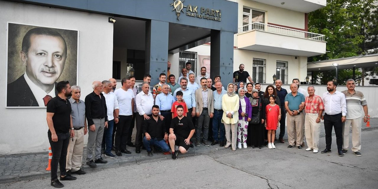 Başkan Büyükkılıç, Ak Parti Talas Teşkilatı İle Bir Araya Geldi