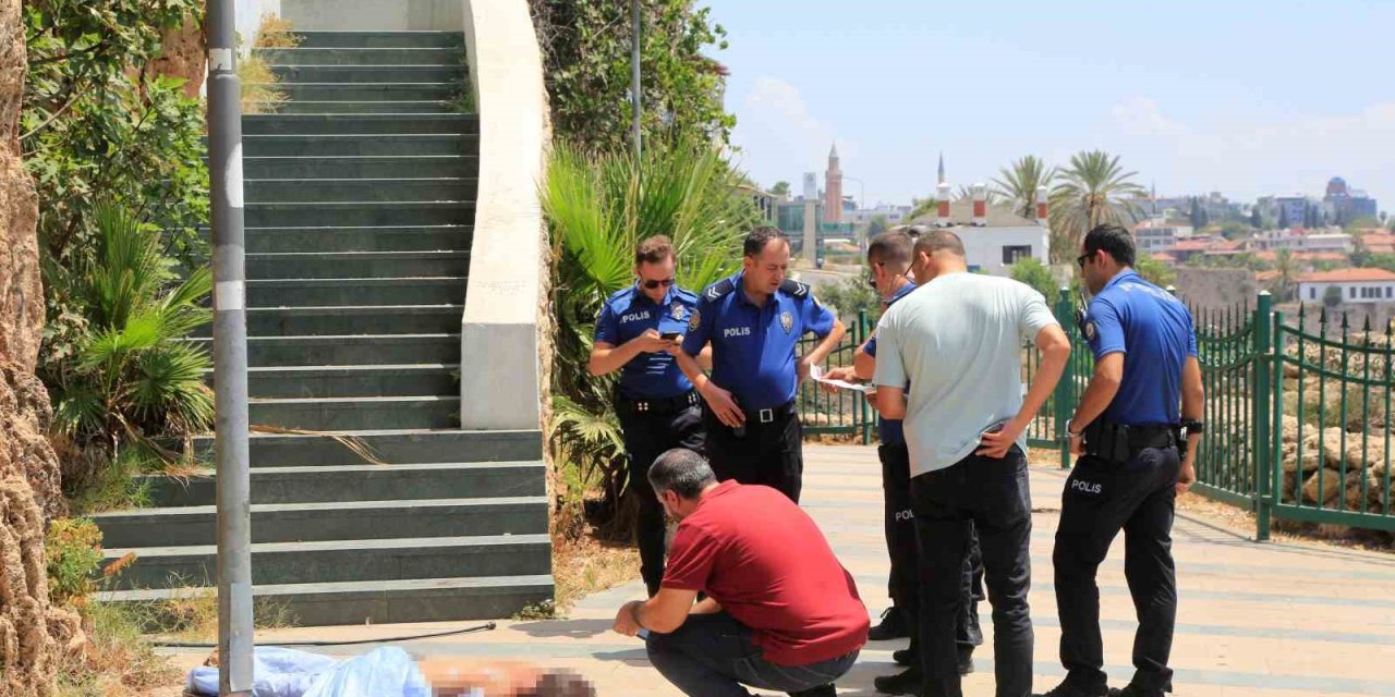 Kavga Ettikten Bir Saat Sonra Cesedi Bulundu, Yaşadığı Park Mezarı Oldu