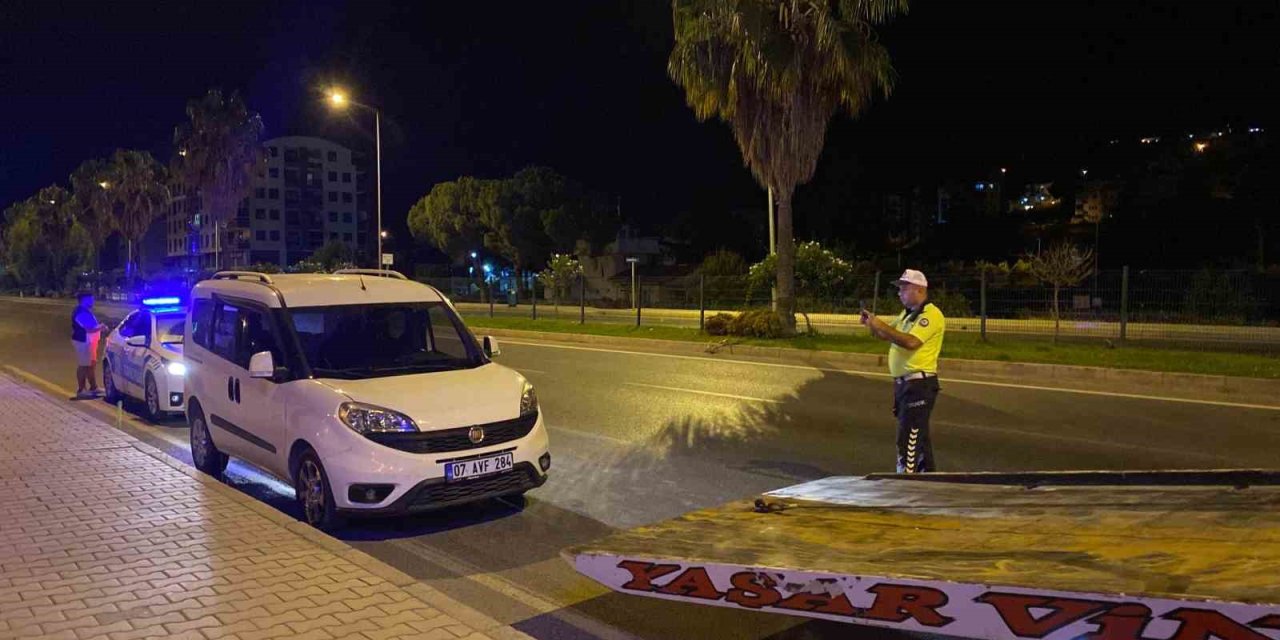 Kadını Darp Ederken Kendisine Müdahale Eden Polise Mukavemette Bulundu