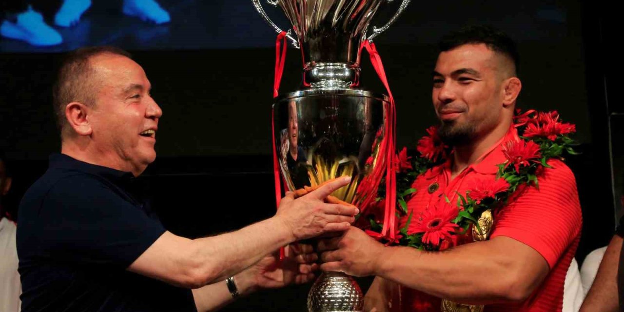 Başkan Böcek: "güreşçilerimize Önemli Destekler Vereceğiz"