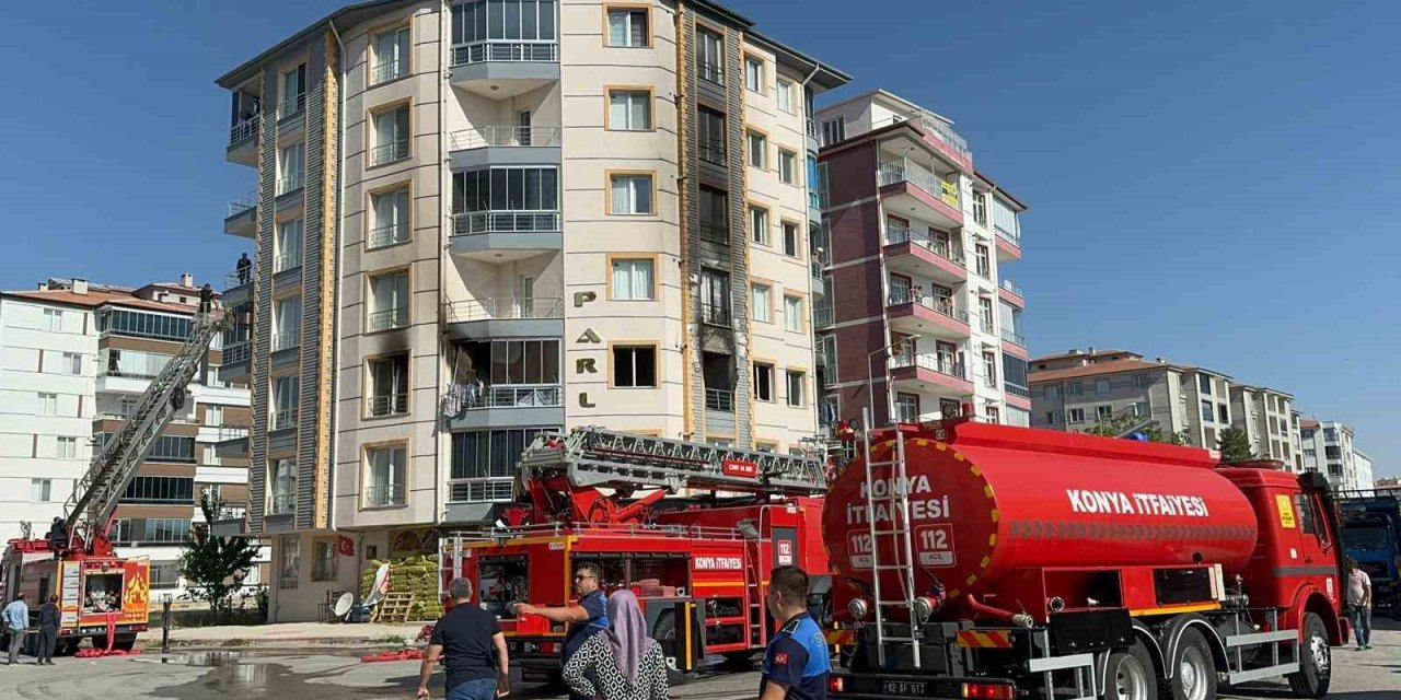 Apartmanda Çıkan Yangında 6 Kişi Hastanelik Oldu