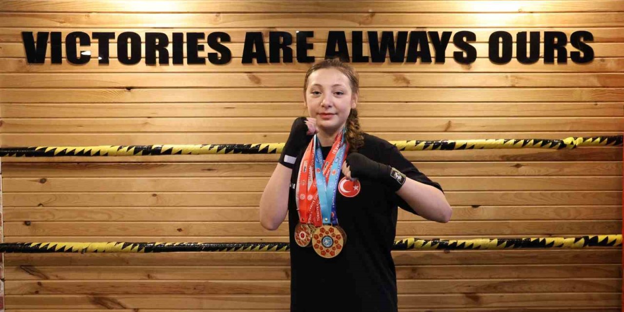 Eskişehirli Genç Sporcu 15 Yaşında Kick Boks Milli Takımına Girmeye Hak Kazandı