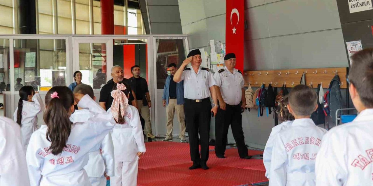 İl Jandarma Komutanı Dedebağı’ndan Erva Spor Okulu’na Ziyaret