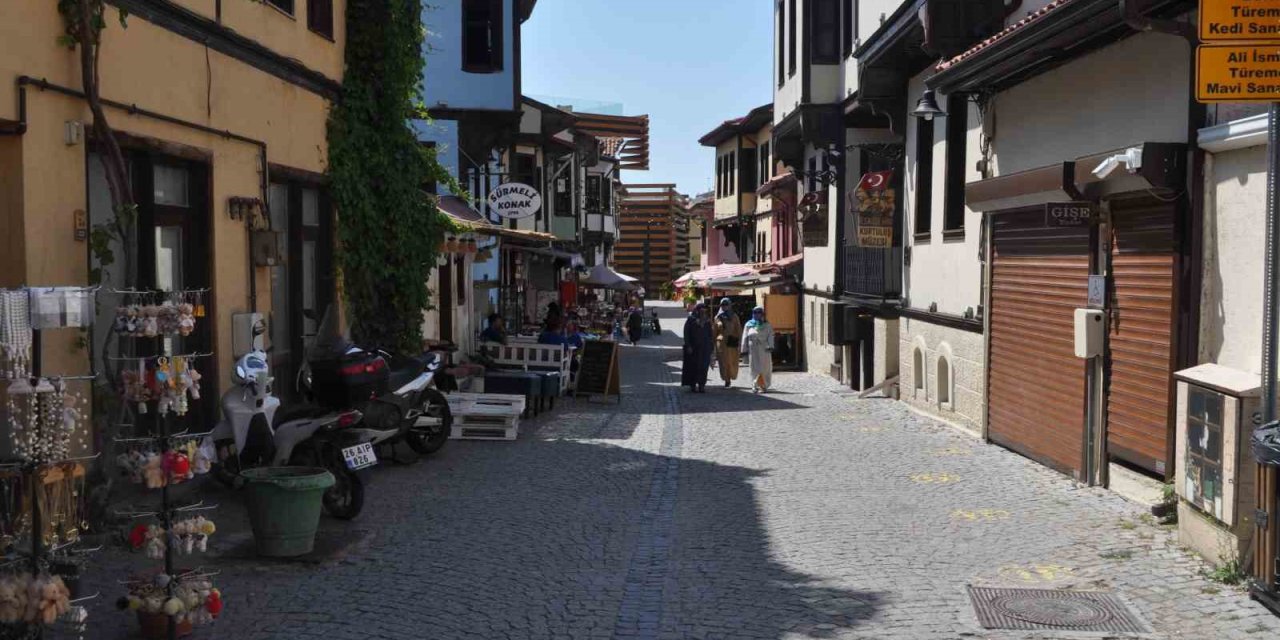 Lületaşı Ustaları Odunpazarı’nda Turizmin Durgunluğundan Memnun Değil