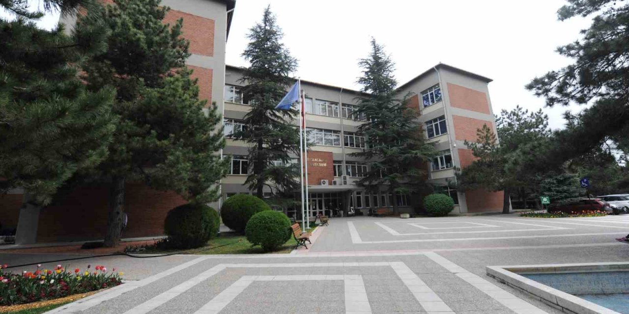 Geleceğin Eczacılarının İlk Tercihi Anadolu Üniversitesi