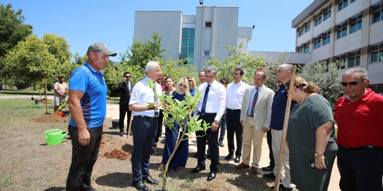 Akdeniz Üniversitesi’nde 253 Şehit Anısına 253 Fidan Dikildi