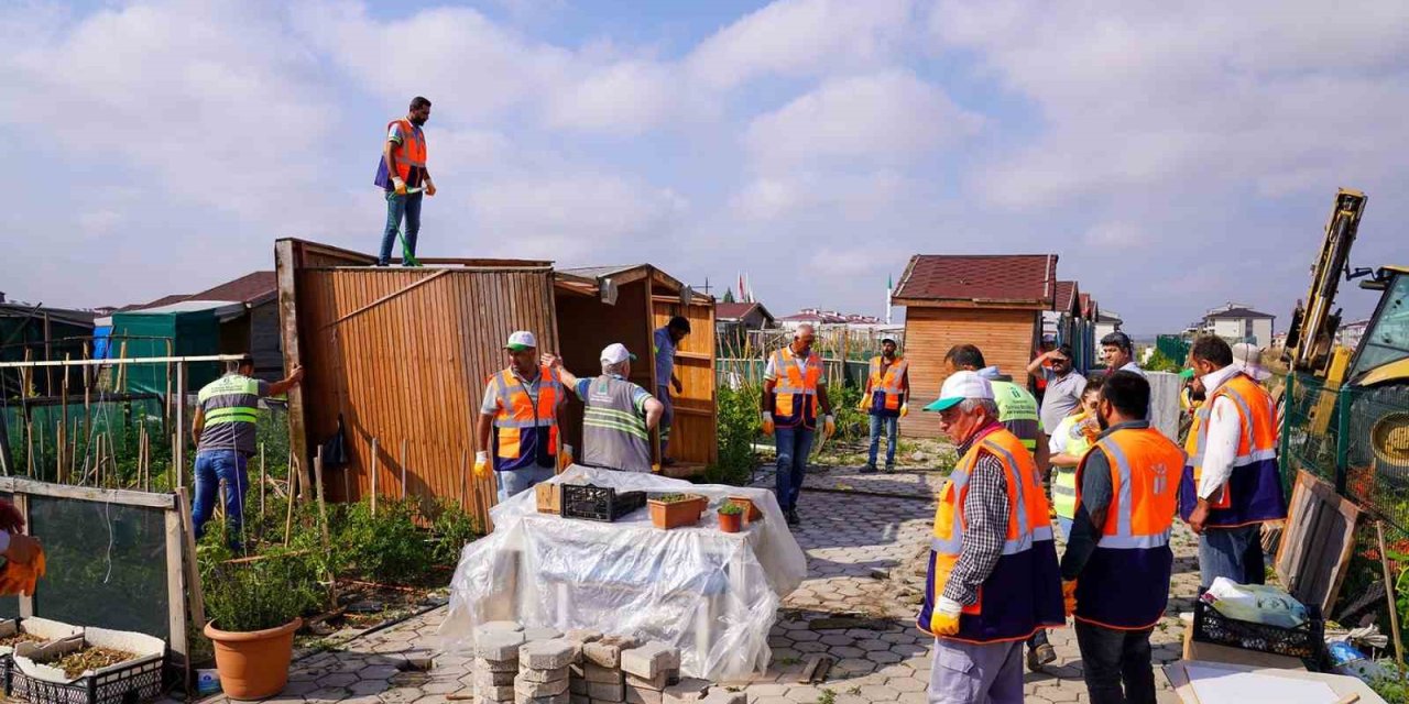 Kuvvetli Rüzgarda Zarar Gören Kulübelerde Tadilat Başladı